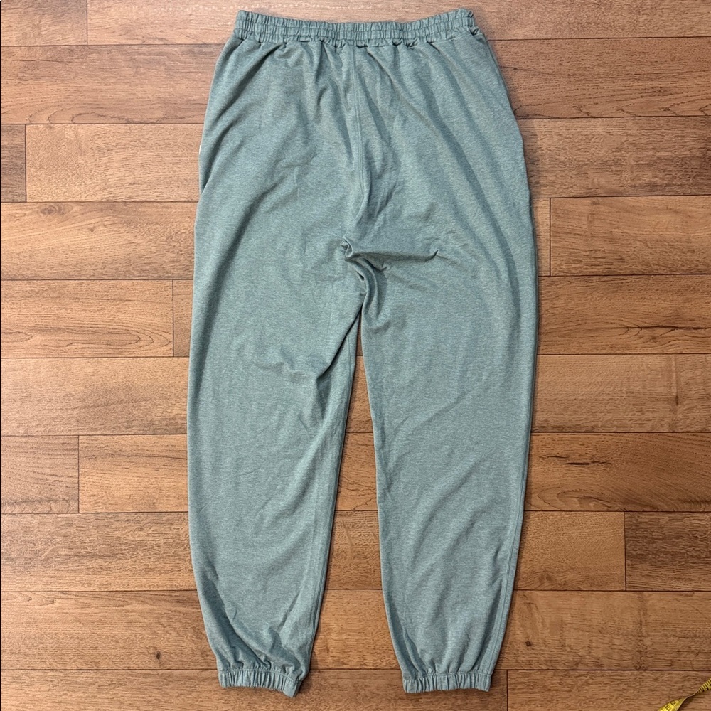 Vuori Size Small Boyfriend Sweatpant Green Comfortable Joggers Soft Yoga Pilates - Picture 4 of 12